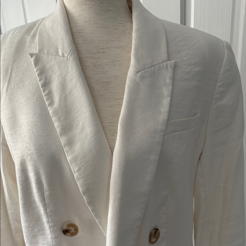 Elie Tahari linen blend Double-Breasted Cream Blazer - Picture 3 of 12